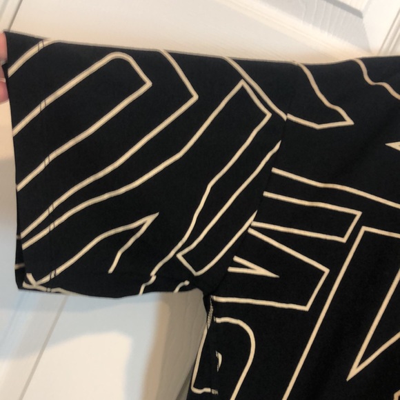 DKNY Logo Cropped Blouse Tee Black Background Size L - Picture 8 of 9